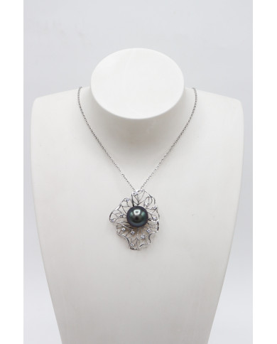 Flamboyant Pendant Flamboyant Pendant